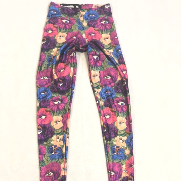 Blackmilk PEEKING PEONIES LEGGINGS - Picture 5 of 9